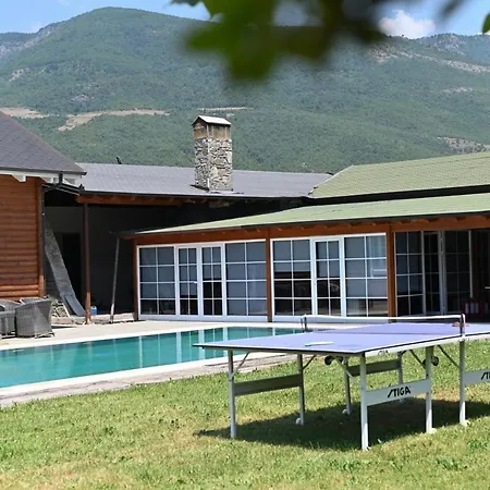 The Emerald Courtyard Vila *
