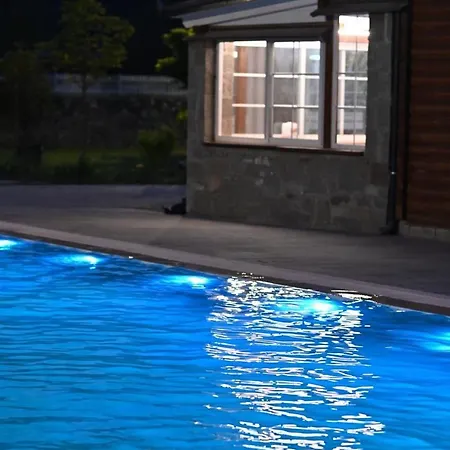 The Emerald Courtyard Ελβασάν