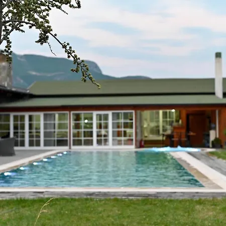 Vila The Emerald Courtyard *