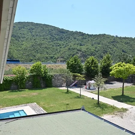 The Emerald Courtyard Vila