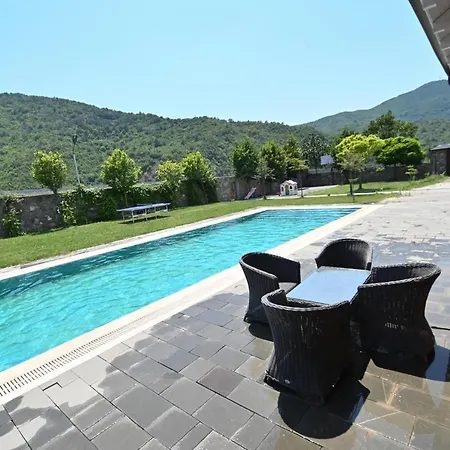 The Emerald Courtyard Vila *