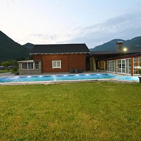 Villa The Emerald Courtyard