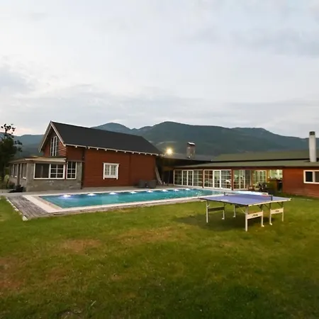 The Emerald Courtyard Villa Elbasan