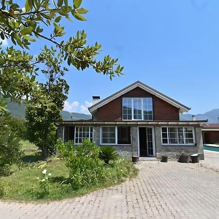 The Emerald Courtyard Villa