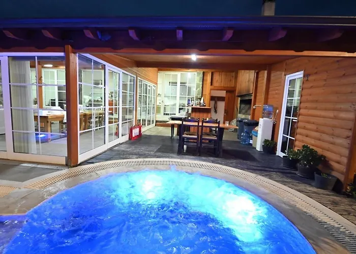 The Emerald Courtyard *