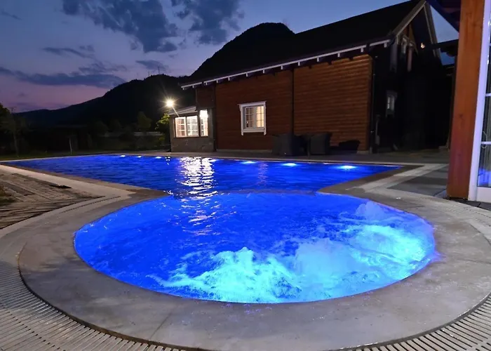 The Emerald Courtyard 别墅 *