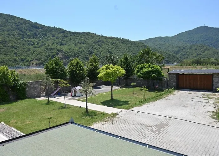 The Emerald Courtyard Villa Elbasan