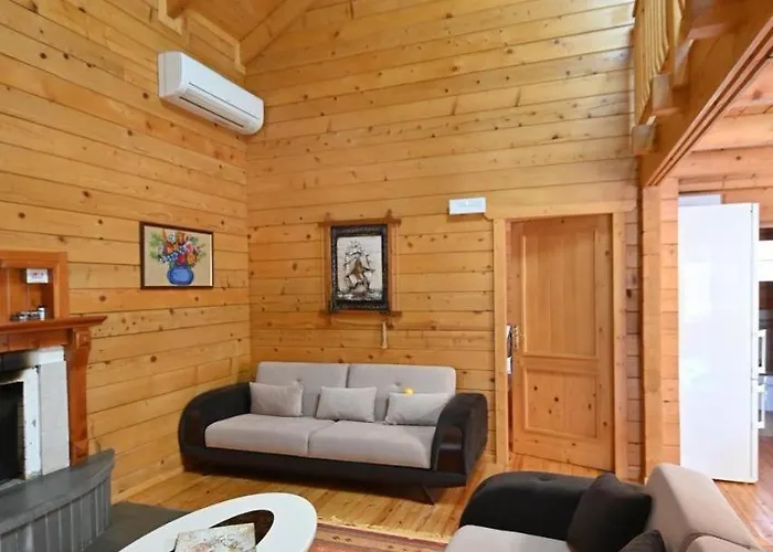 The Emerald Courtyard Villa Elbasan