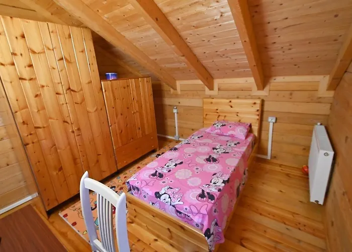 别墅 The Emerald Courtyard 爱尔巴桑