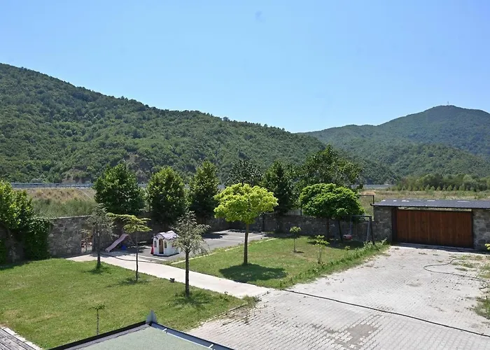 The Emerald Courtyard Villa Elbasan