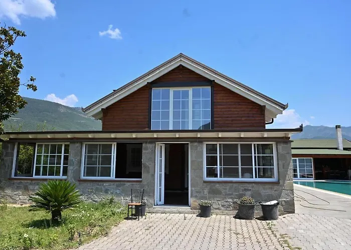 The Emerald Courtyard * 爱尔巴桑