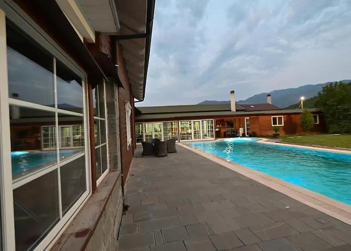 Villa The Emerald Courtyard Elbasan