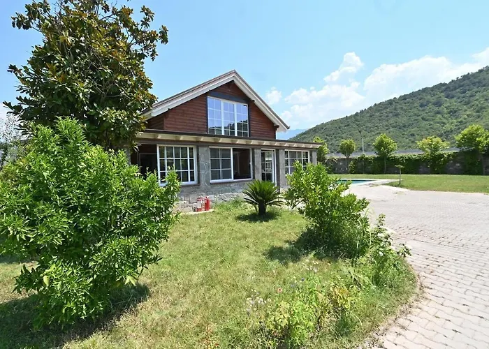 The Emerald Courtyard Villa *